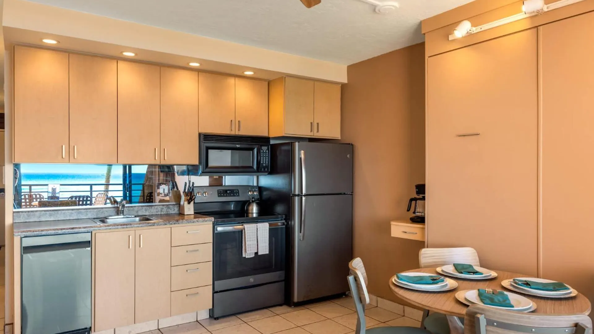 Kuleana Club #615 Oceanfront - 1 Bedroom & 1 Bathroom - Gated 2Nd Fl Kahana United States